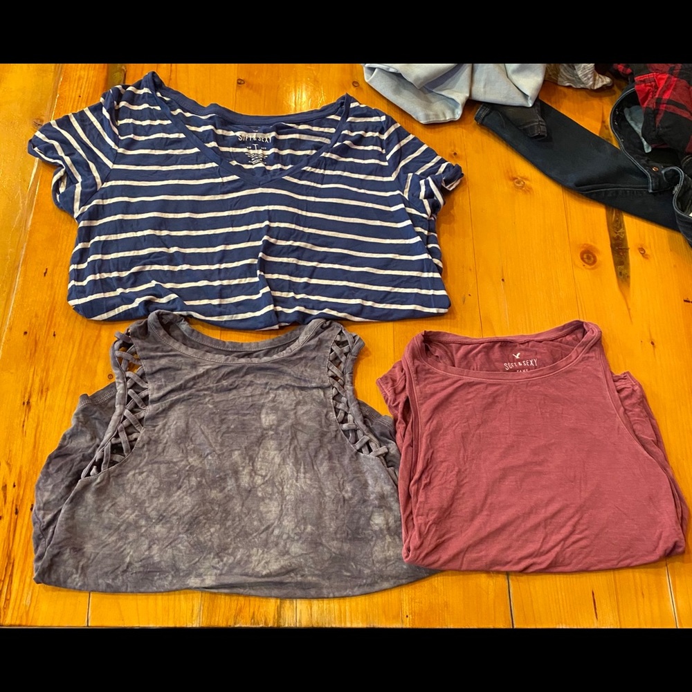 3 American Eagle shirts